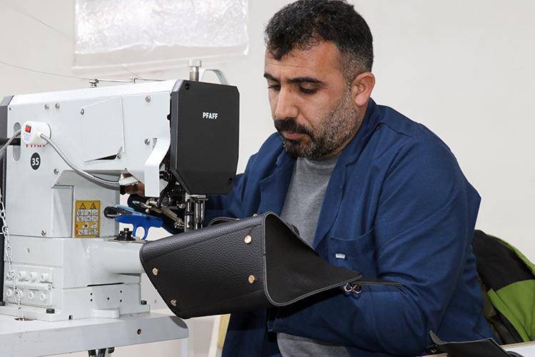 Aga Çanta Deri saraciye Bayan Çanta imalatı