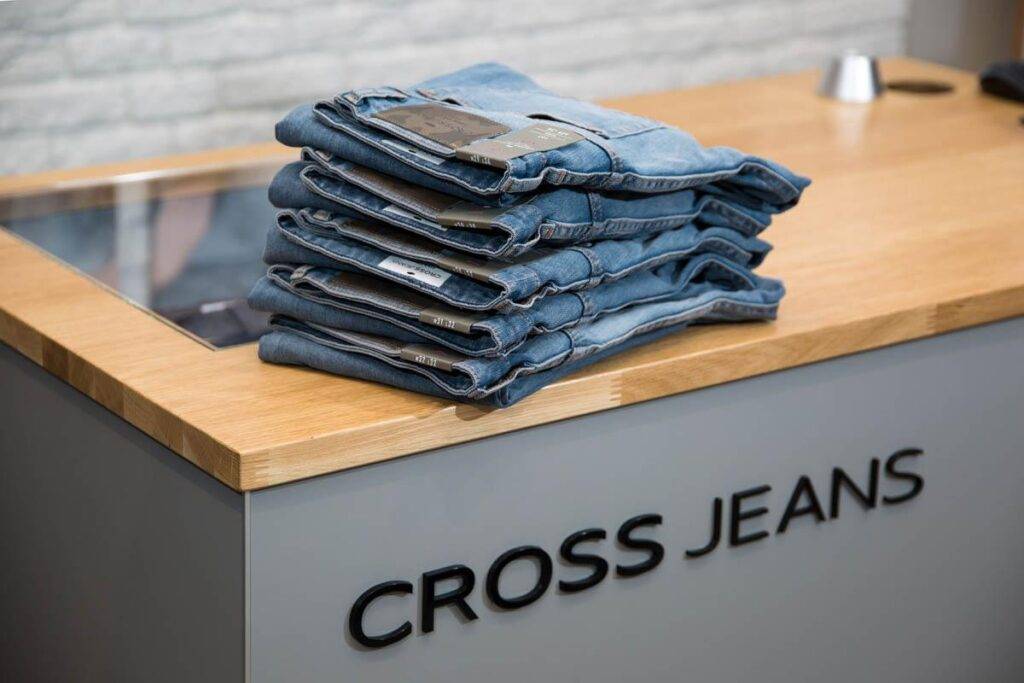 Cross Jeans